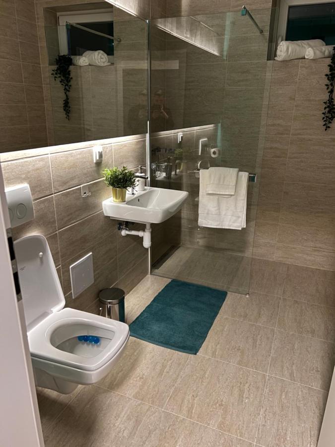 Huggo Apartment 35 Târgu-Mureş Exteriör bild