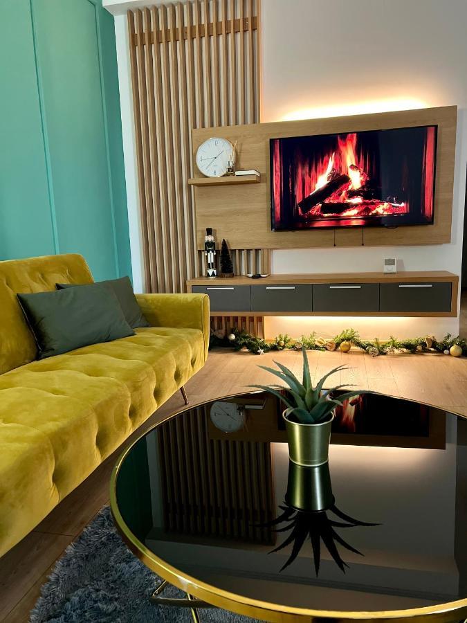 Huggo Apartment 35 Târgu-Mureş Exteriör bild
